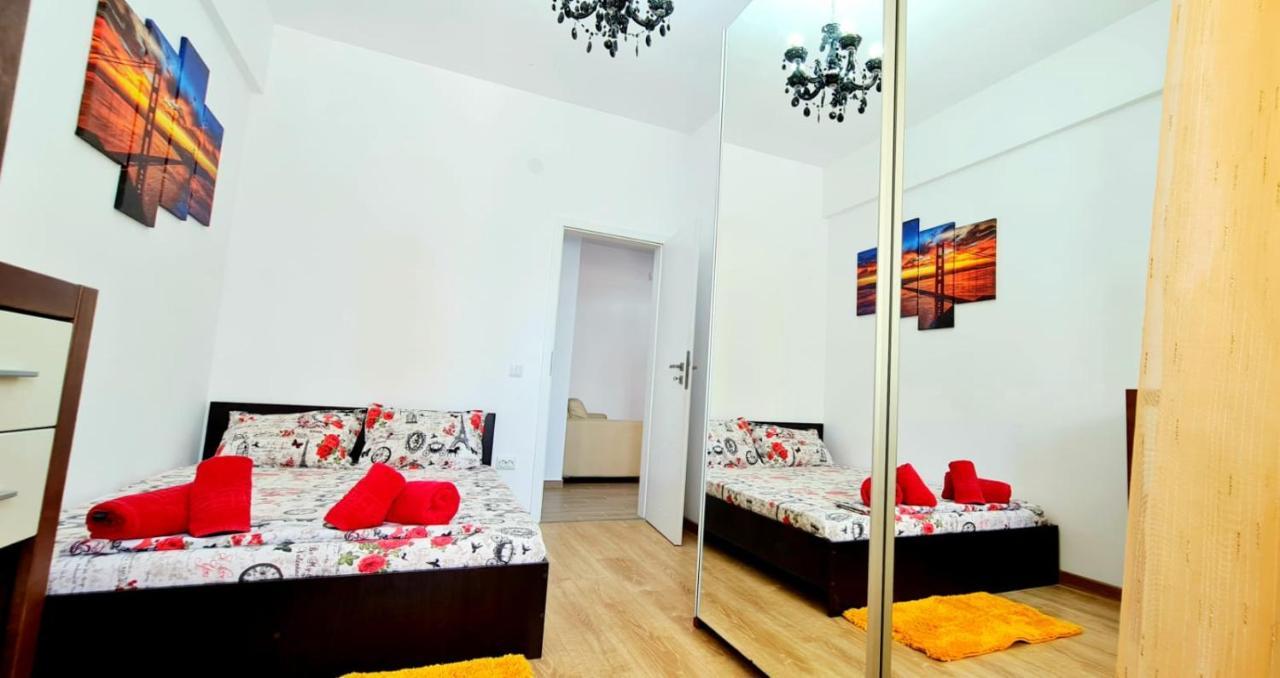 Red Accommodation Near Palas Mall Iasi Esterno foto