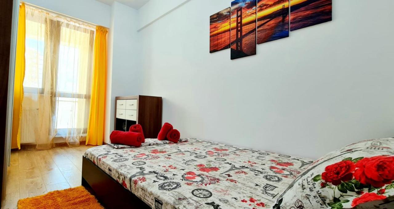 Red Accommodation Near Palas Mall Iasi Esterno foto